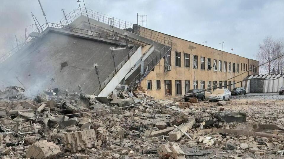 Наслідки обстрілу аеропорту у Вінниці