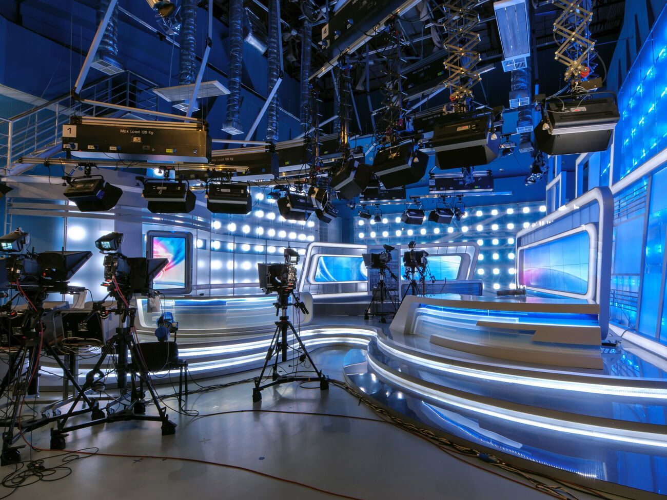 Регулятор обращает внимание на то, что по другую сторону экранов могут быть дети, травмированные военной реальностью