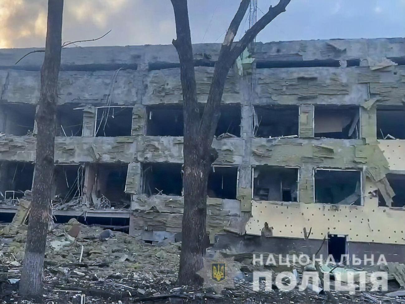 Оккупанты разбомбили роддом и больницу Мариуполя 9 марта
