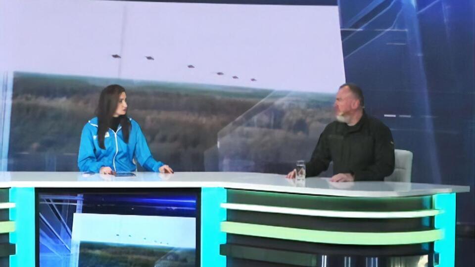 Валентин Резніченко: Я тут, керівники міст та громад тут. Ми нікуди не біжимо. Ми захищатимемо нашу країну, скільки потрібно