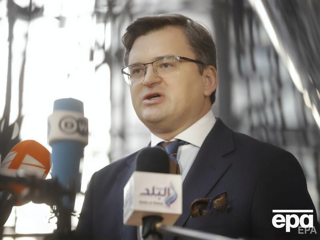 Одной из задач переговоров в Турции была организация гуманитарного коридора из/в Мариуполь, отметил Кулеба