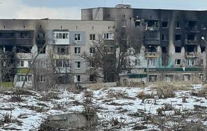 В Изюм доставили гуманитарный груз с продуктами питания, вещами первой необходимости