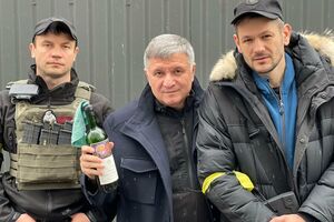 Аваков (по центру): Я працюю для перемоги своєї країни, і ми переможемо