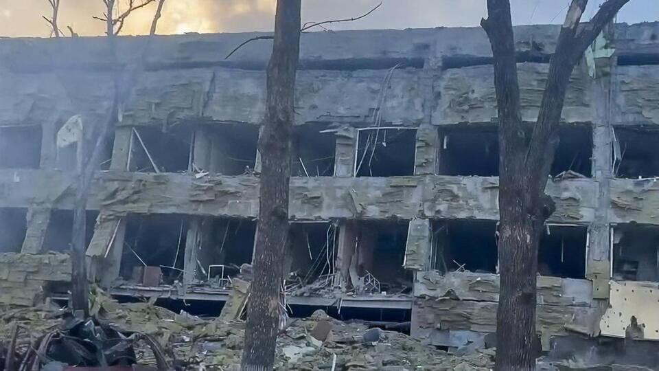 9 березня російські окупанти завдали авіаудару по пологовому будинку та дитячій лікарні в Маріуполі