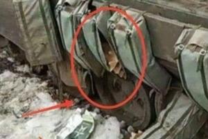 Украинские военные захватили российский танк с защитой из картонных лотков для яиц