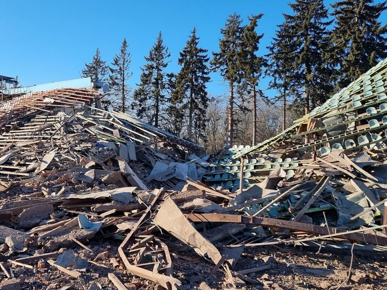 В Чернигове в результате российских бомбардировок был поврежден стадион