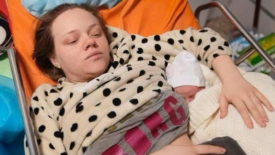 Родственник Марианны сообщил, что она с ребенком находится сейчас в Мариуполе, там не прекращается бомбардировка и нет теплоснабжения