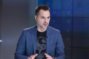 Арестович (на фото) зазначив, що Лукашенка попередили про наслідки ймовірного вторгнення в Україну
