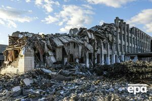 Здание школы №25 в Житомире после атаки оккупантов