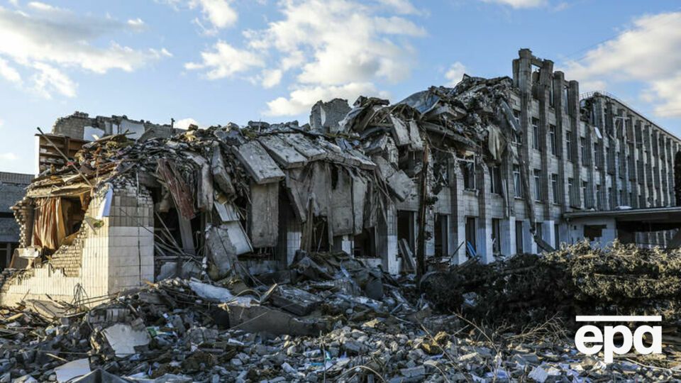 Будівля школи №25 у Житомирі після атаки окупантів