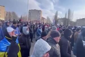 Мелитопольцы вышли на митинг под РГА