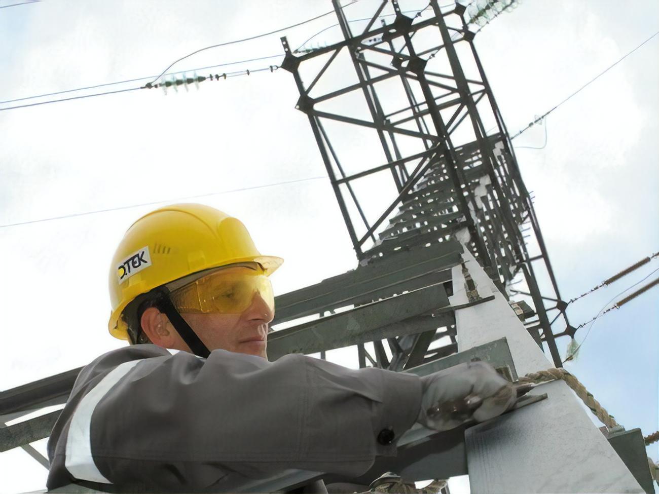 Ситуация затруднена активными боевыми действиями. 30 аварийных бригад непрерывно работают уже 16 суток