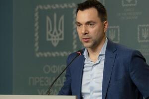 Арестович: Зараз противник намагається "зішкрібати" резерви з миротворців на Кавказі, у Криму, "ЛНР", "ДНР"