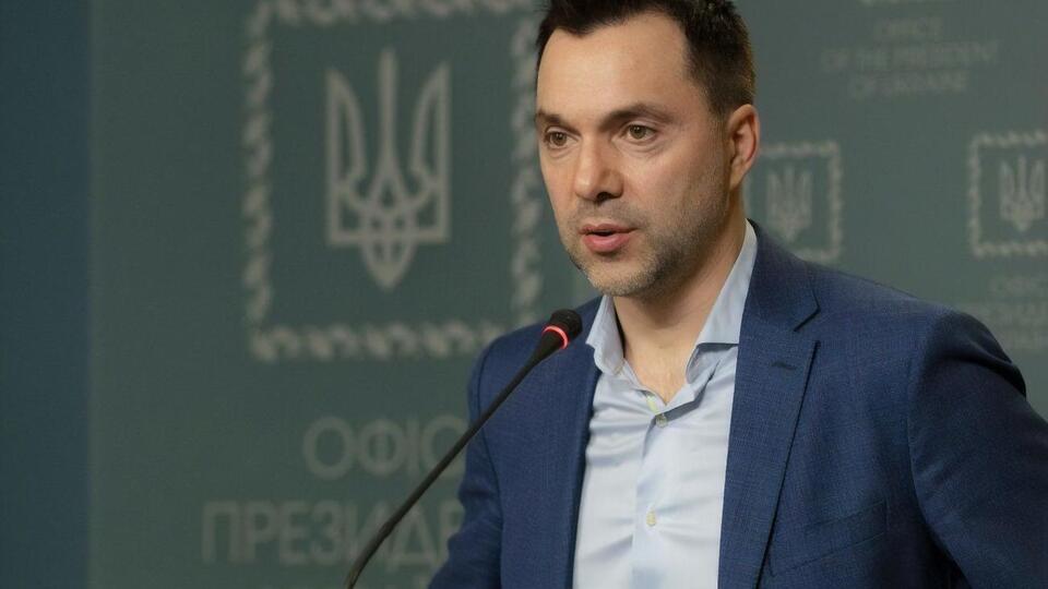 Арестович: Зараз противник намагається "зішкрібати" резерви з миротворців на Кавказі, у Криму, "ЛНР", "ДНР"