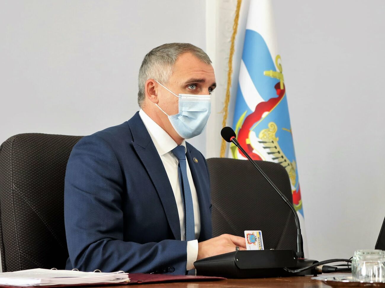 Сенкевич:&nbsp;Друзья, ни в коем случае не подходите близко к неразорвавшимся снарядам, не поднимайте их!