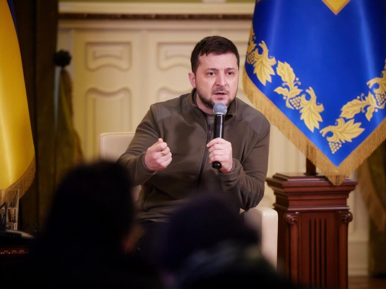 Зеленський: Сам народ, який живе в усьому світі, готовий був надати Україні альтернативу закриттю неба. Усі готові, але не ті, хто ухвалює рішення