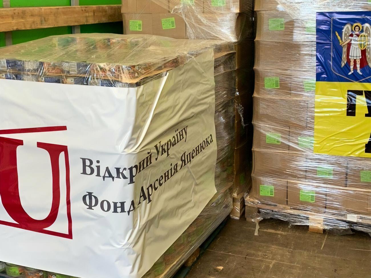Фонд Яценюка доправив до Києва приблизно 60 тонн гуманітарної допомоги