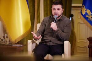 Зеленський: Якщо хтось раптом спокусився на пропозиції від окупантів... Ви підписуєте собі вирок