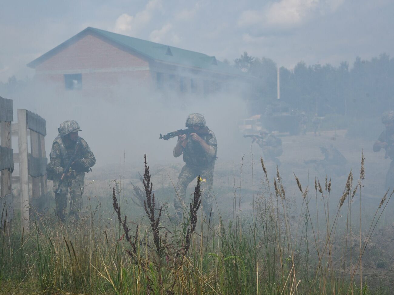 По данным ОГА, по Яворовскому полигону ударили восемью ракетами
