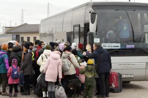 Евакуаційні рейси заплановано у Луганській та Київській областях