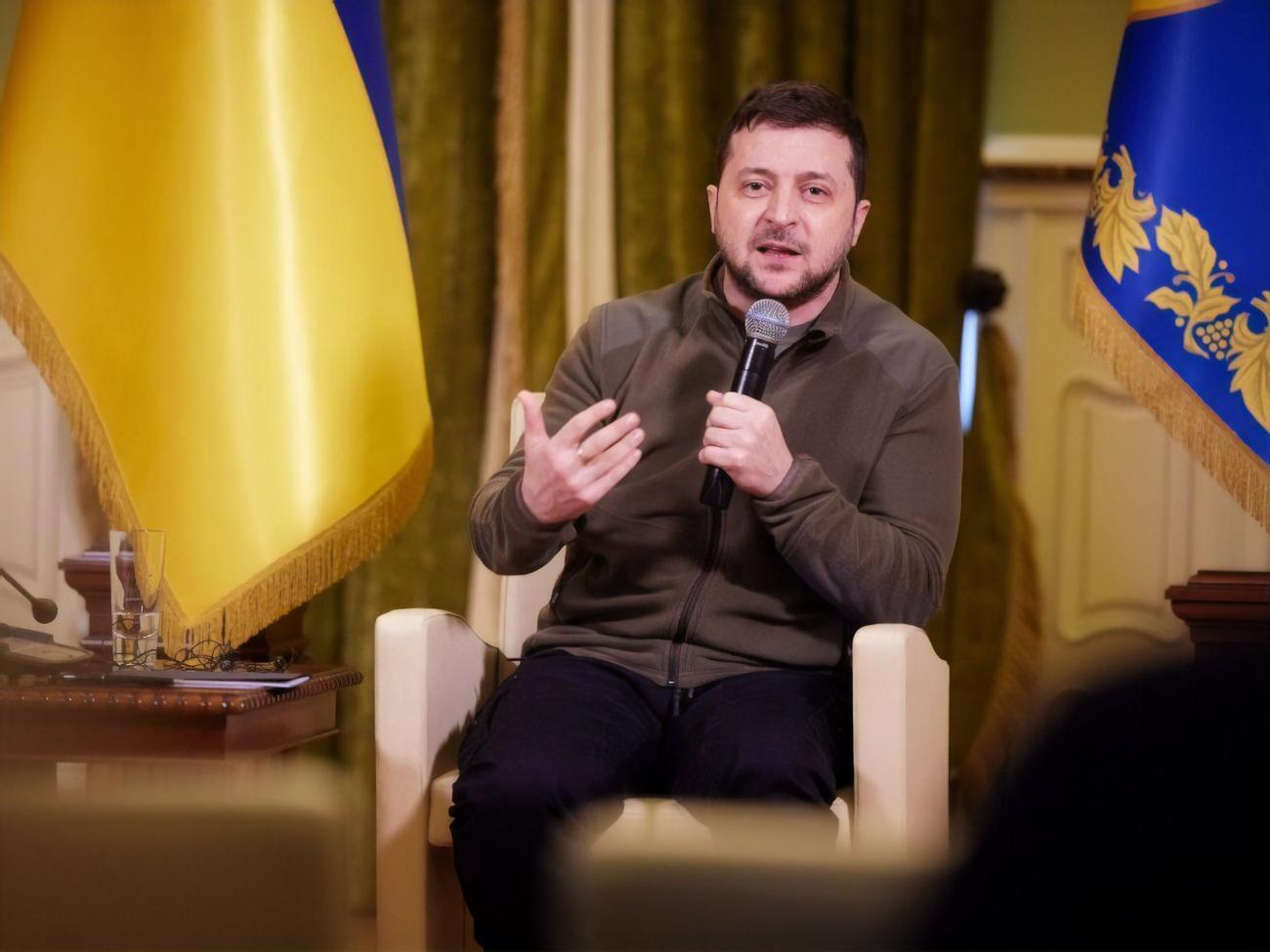 По мнению Зеленского, гарантии безопасности, помимо России, должны предложить Украине и другие страны