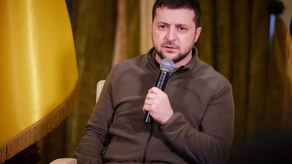 Зеленський (на фото) закликав Путіна до прямих переговорів ще 3 березня