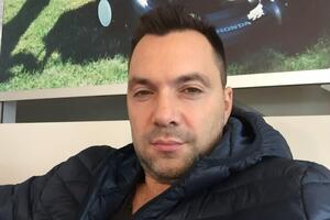 Арестович о Кадырове: Ну пусть постучит