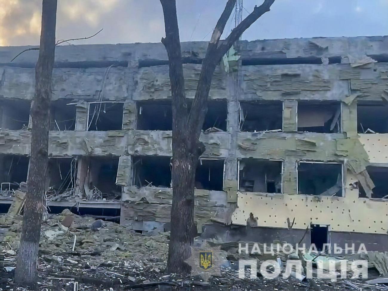 Оккупанты обстреляли роддом в Мариуполе 9 марта