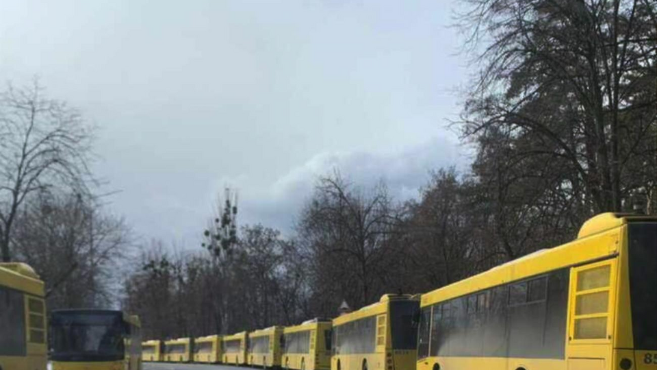 Колона з 26 автобусів через протидію окупантів дісталася до людей, які чекали на евакуацію, не одразу