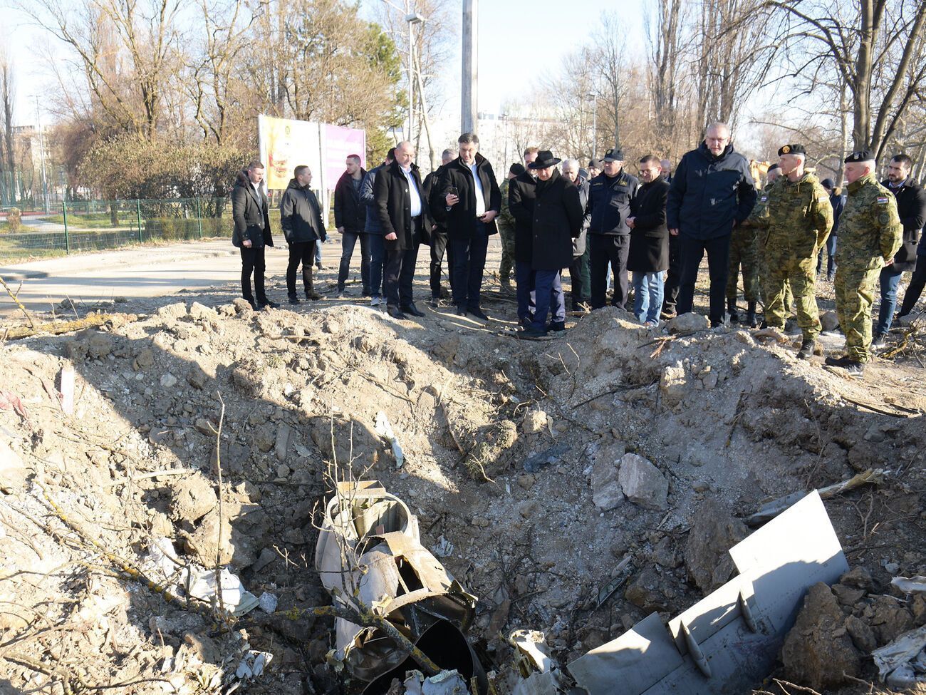 На місці падіння безпілотника утворилася вирва завширшки 3 м та завглибшки 1 м