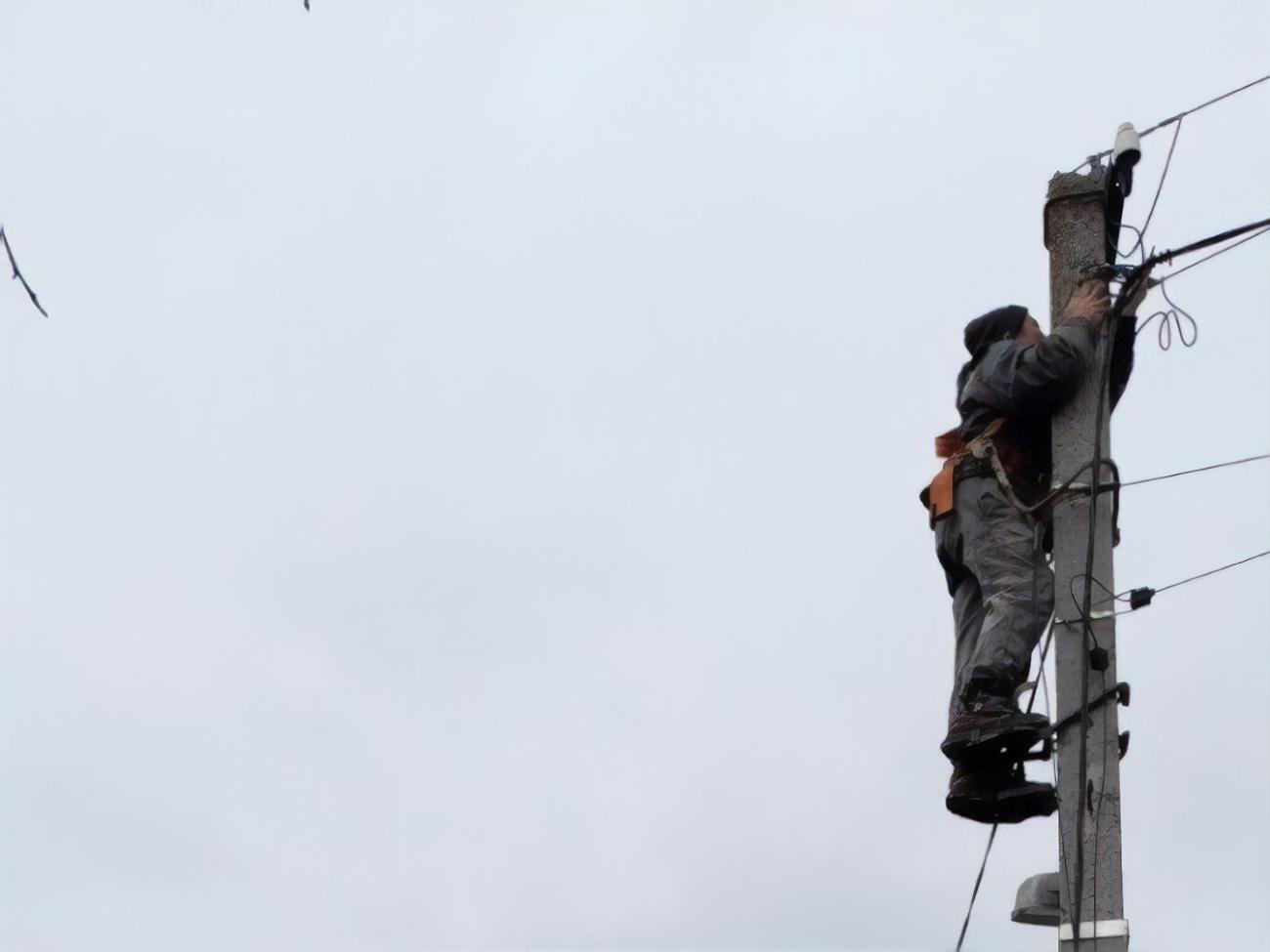 Енергетики продовжать відновлювальні роботи, координуючи свої дії зі Збройними силами України