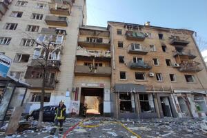 Будинок постраждав унаслідок авіаудару