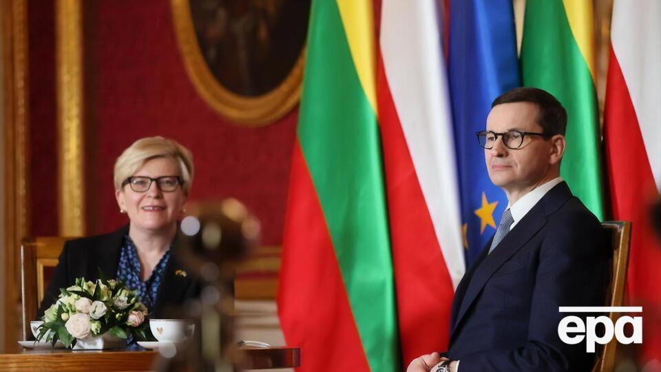 Санкции против РФ нужно продлить, чтобы война против Украины была как можно дороже для России, отметила Шимоните на совместной пресс-конференции с Моравецким