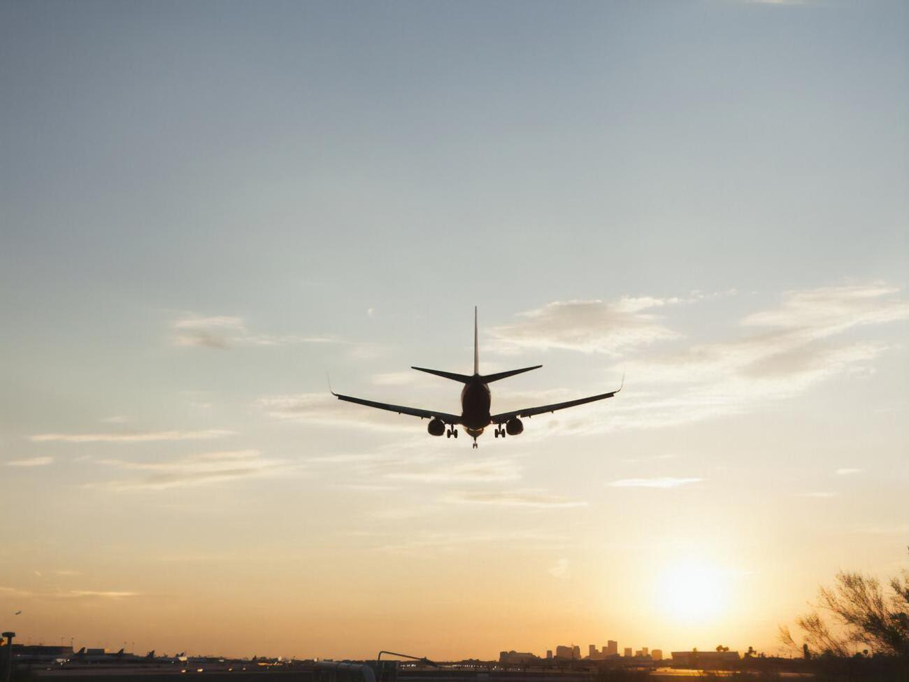 Російські літаки, зареєстровані на Бермудах, нелегально літають без сертифікатів льотної придатності