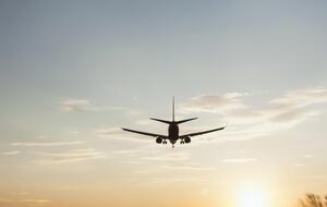 Російські літаки, зареєстровані на Бермудах, нелегально літають без сертифікатів льотної придатності