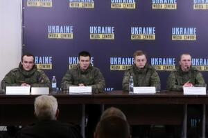По словам срочников, они не знали о планах командования, а их задачей было "ехать в колонне"