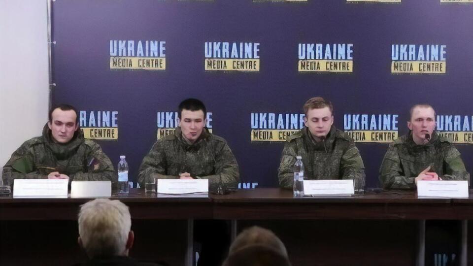 По словам срочников, они не знали о планах командования, а их задачей было "ехать в колонне"