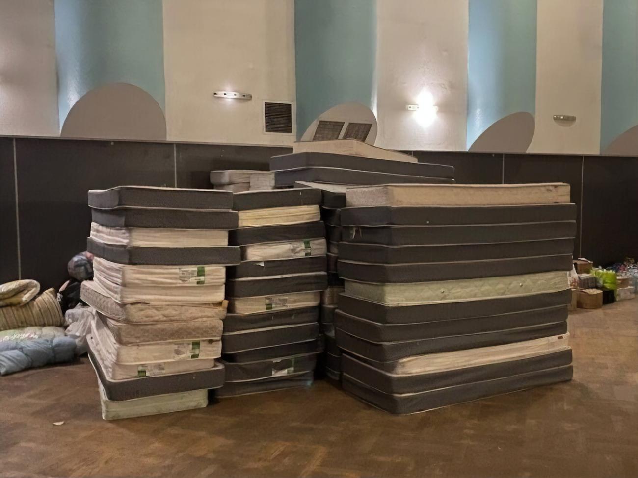 Компания закупает необходимые для приема переселенцев вещи