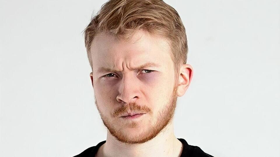 Поперечний: Як же я ох..їв від того, що люди, які клеїли наклейки "Можемо повторити", реально мали це на увазі