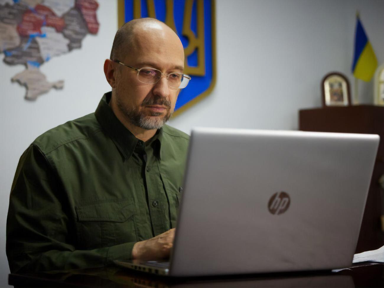 Шмыгаль:&nbsp;Мы будем просить все страны и ответственные бизнесы прекратить финансировать бюджет России