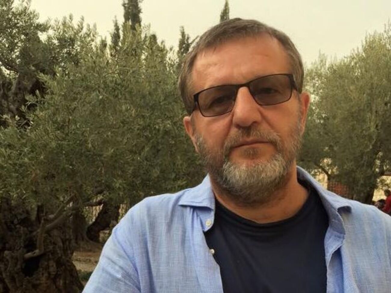 Правда проста, и она в том, что люди собрались и оторвали ногу роженице. Убили ее и ее ребенка. Ни за что. Только Симоньян знает, зачем ее убили. И Соловьев