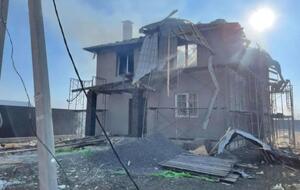 Снарядами были повреждены жилые дома