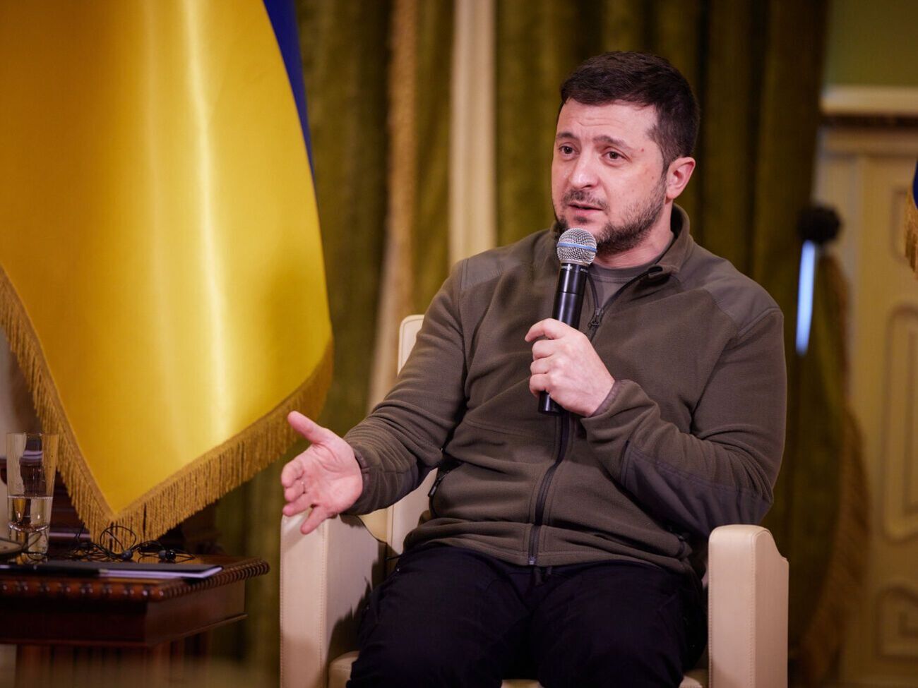 Зеленский: Россию оставляют все, кто просто хочет жить