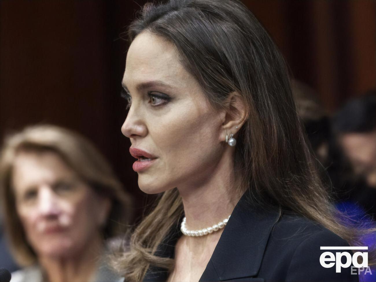 Джоли посвятила пост военной агрессии РФ в Украине