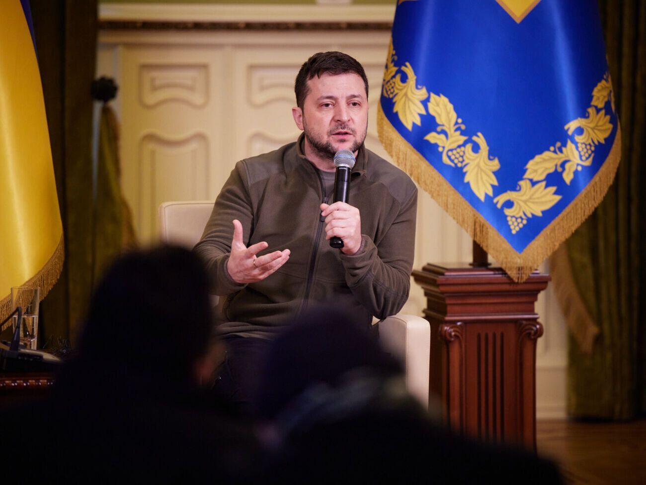 Зеленський: В Україні стільки російських окупантів, наші військові називають їх "сарана"
