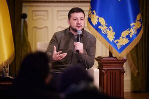 Зеленський: В Україні стільки російських окупантів, наші військові називають їх "сарана"