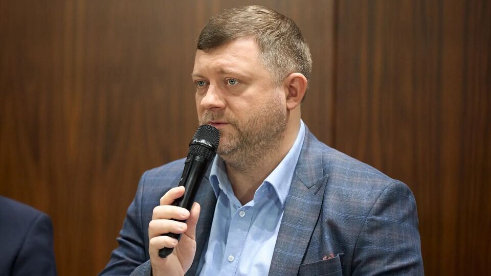Корнієнко: Є різні цифри, не буду зараз конкретизувати. Біля 20 народних депутатів не в Україні