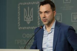 Арестович отметил, что россияне стали ограниченно применять авиацию, так как 83 самолета ВСУ уже сбили