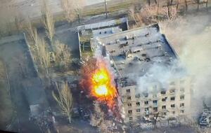 Ситуация вокруг Мариуполя остается сложной, потому что российские захватчики не дают вывезти граждан из города и не пускают гуманитарный конвой