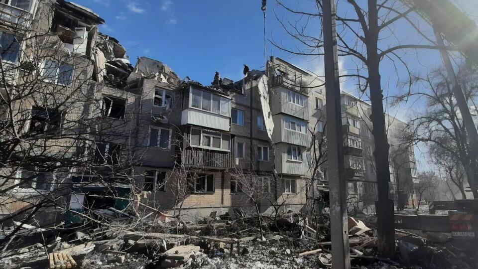 У Харкові зруйновано сотні будинків, рятувальники і далі розбирають завали